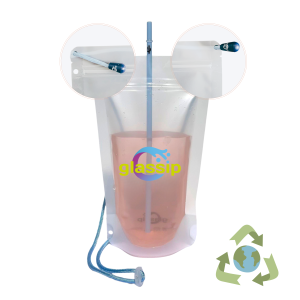 Detalle de Glassip con muesca lateral de apertura controlada, una mejora progresiva pensada para facilitar la separación manual de componentes reciclables al final de su vida útil en grandes eventos.